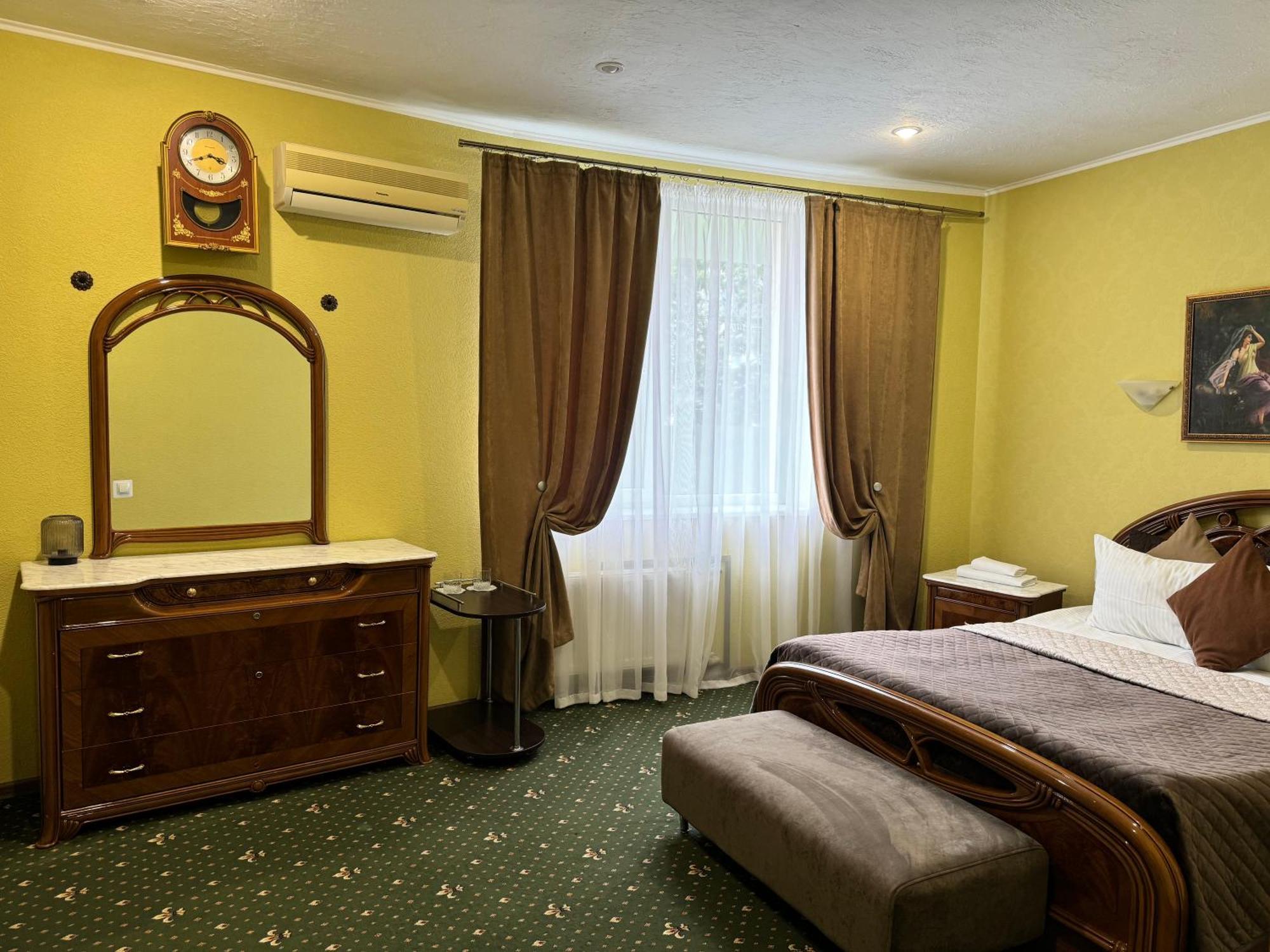 Randevu Otel Zhytomyr Dış mekan fotoğraf